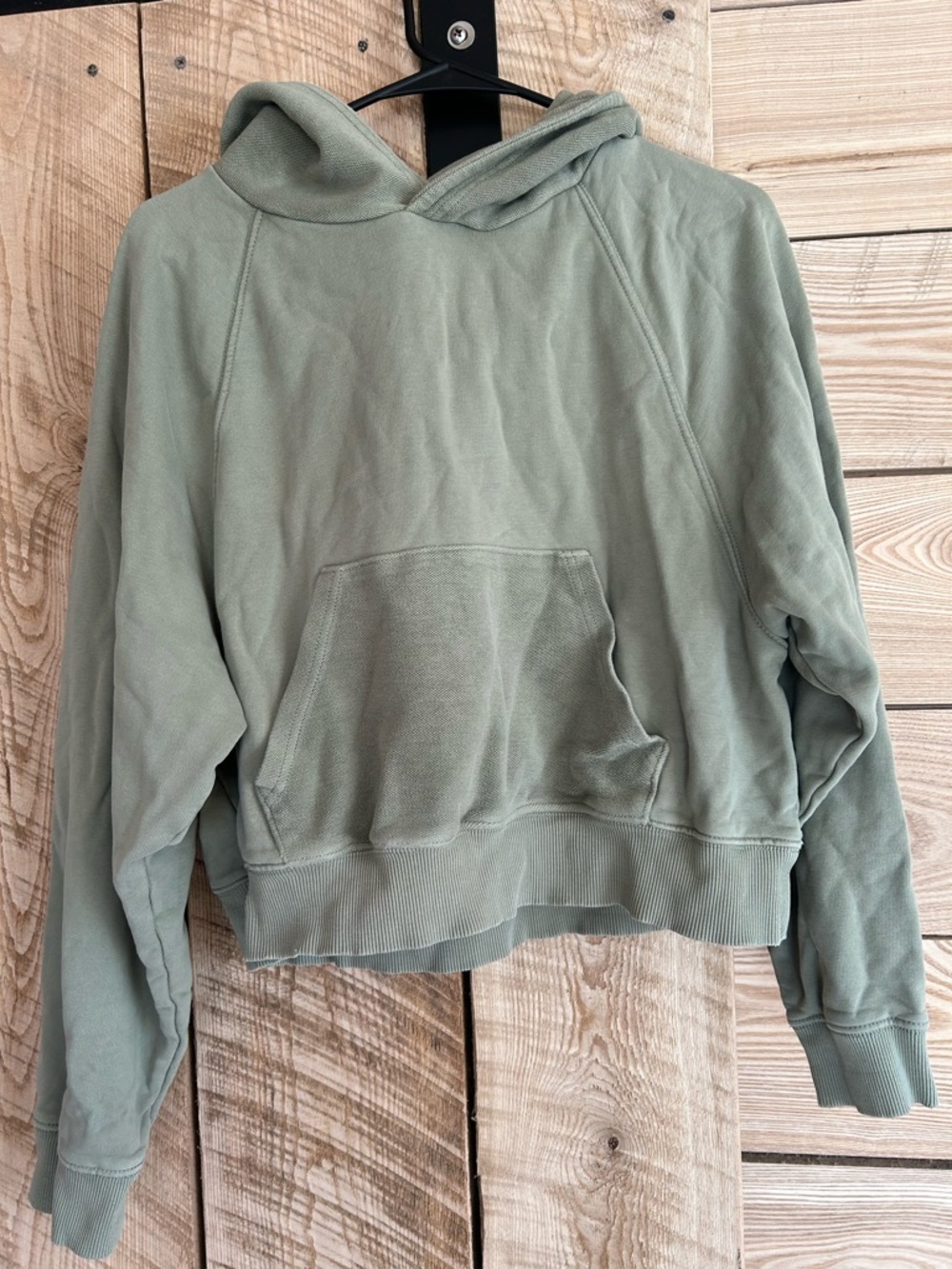 aerie Cropped Pullover Hoodie in Sage Green
